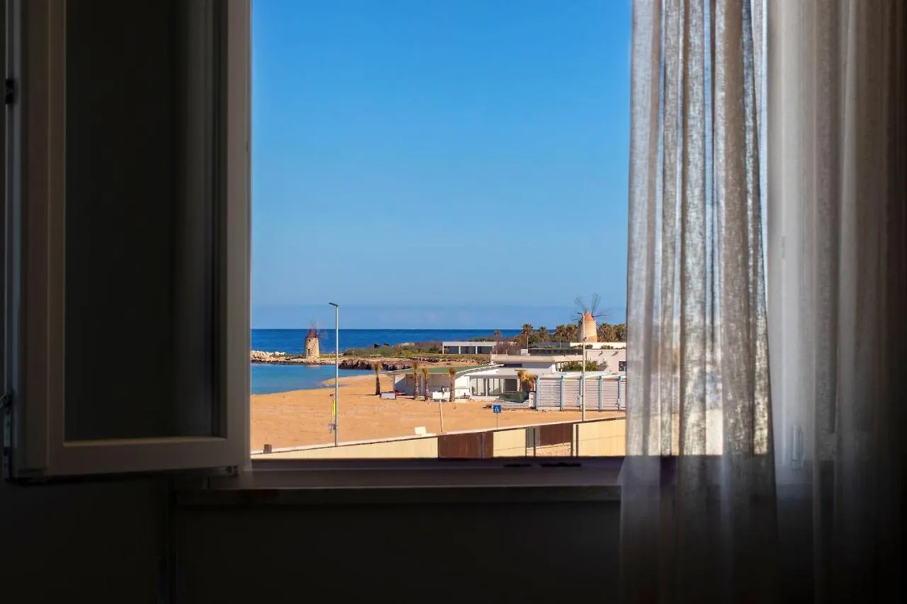 Mare E Mulini Beach Trapani Italien